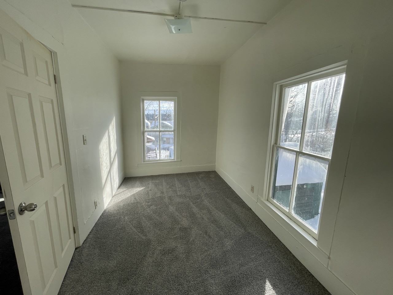 413 Winsor St #4 - Photo 2 of 5