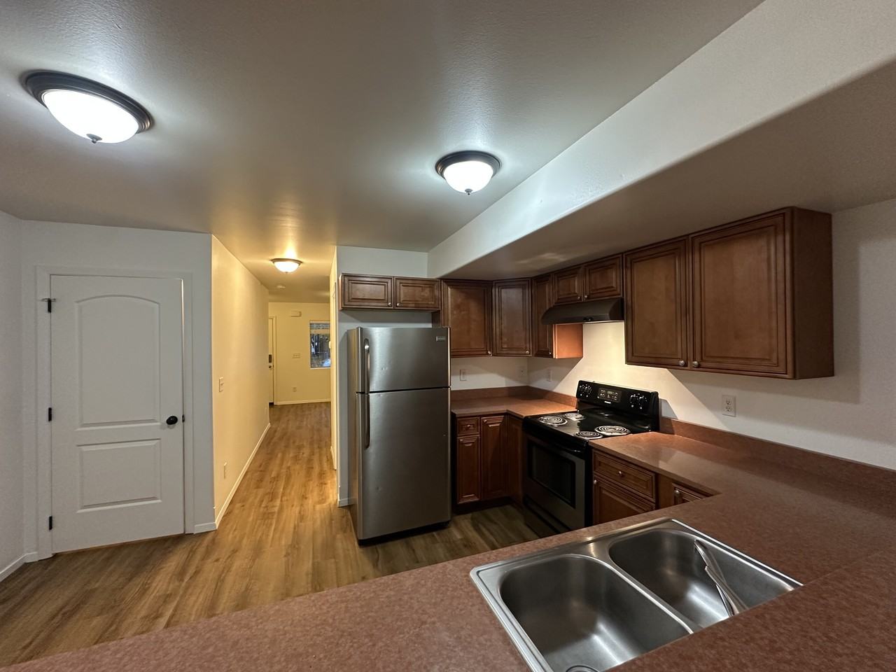 6203 6203 North Astor StreetApt 3 #6203-3 - Photo 2 of 13