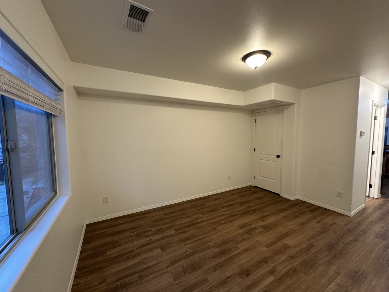 6203 6203 North Astor StreetApt 3 #6203-3 - Photo 5 of 13