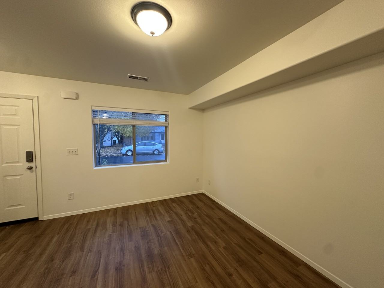 6203 6203 North Astor StreetApt 3 #6203-3 - Photo 6 of 13