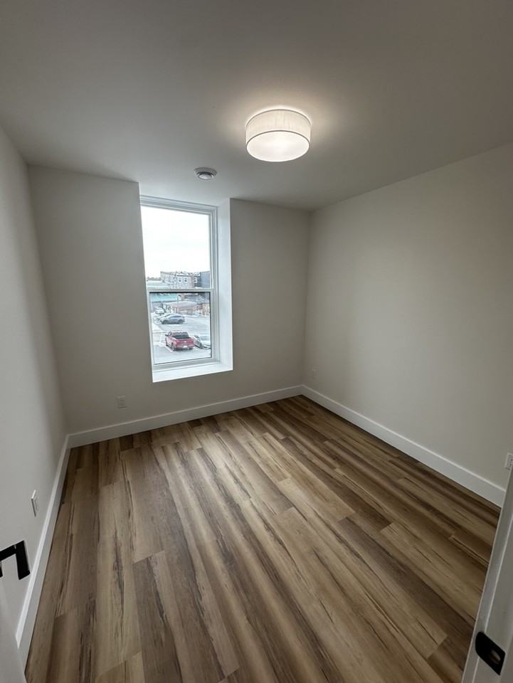 13 Market Sq #A - Photo 2 of 17