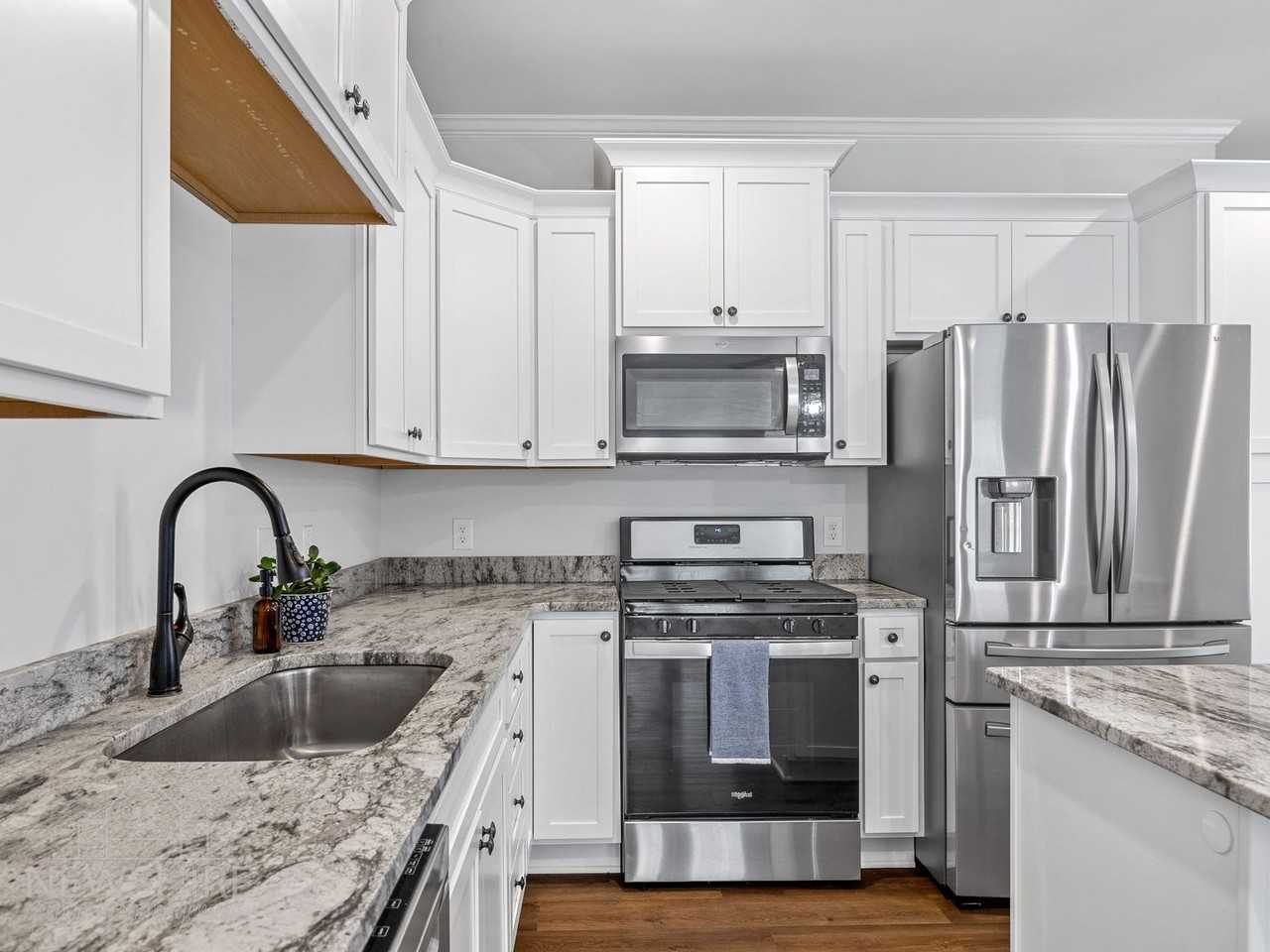 Townes at Converse - Photo 4 of 50