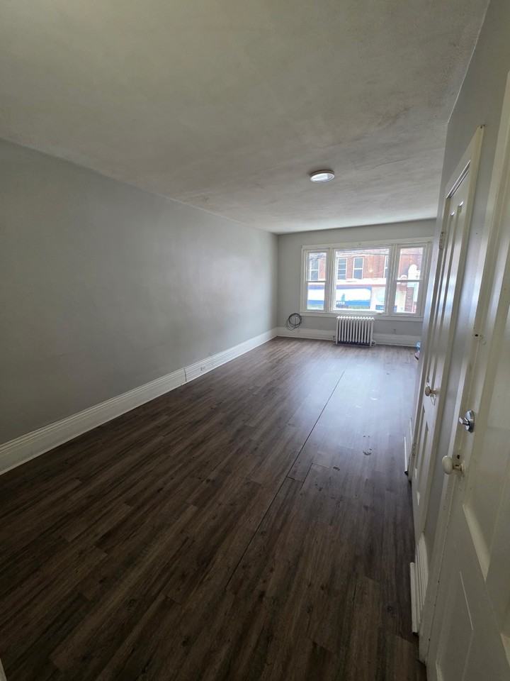 2515 Peach St #3 - Photo 3 of 7