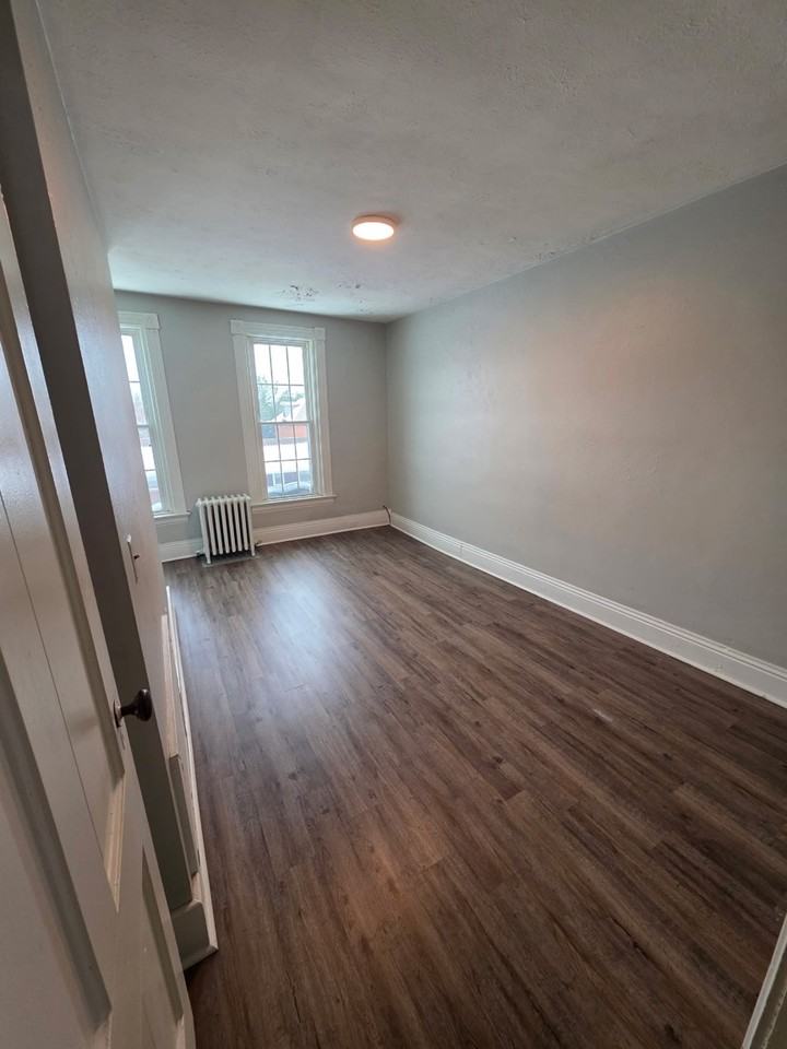 2515 Peach St #3 - Photo 4 of 7