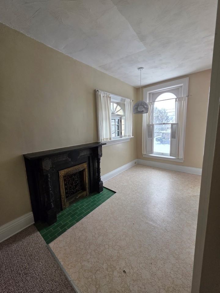 540 W 8th St #540-2 - Photo 3 of 6