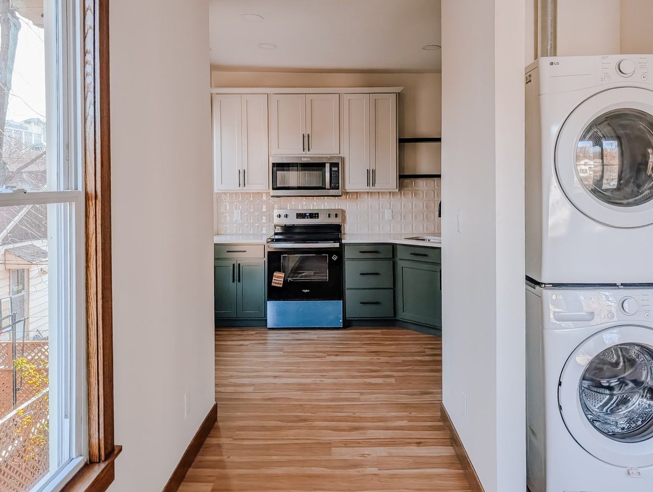 413 W Mineral St Uppr - Photo 5 of 20