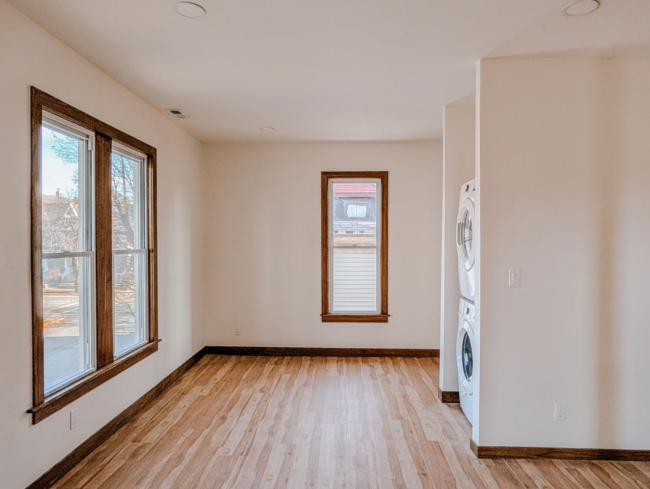 413 W Mineral St Uppr - Photo 6 of 20