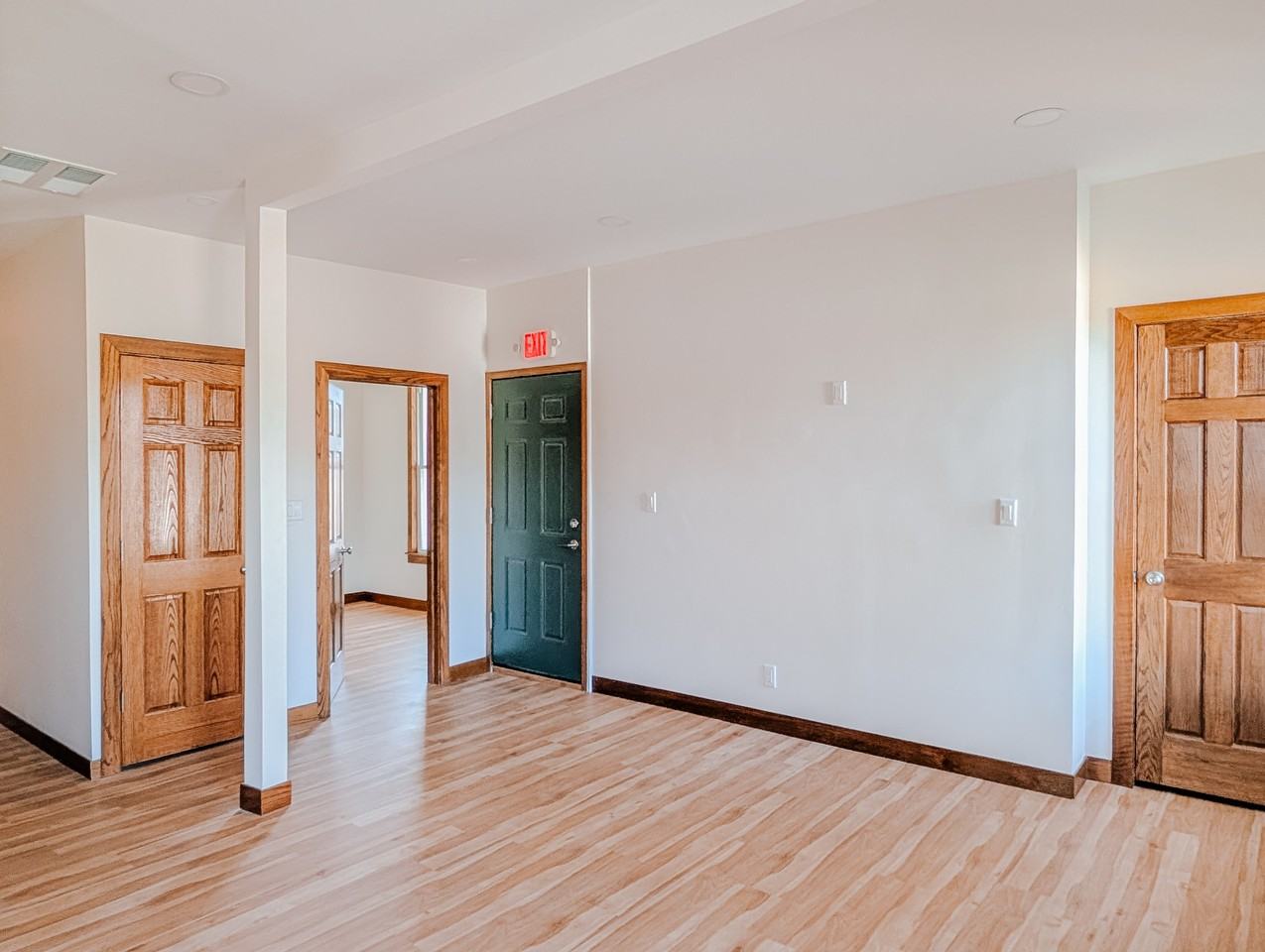 413 W Mineral St Uppr - Photo 7 of 20