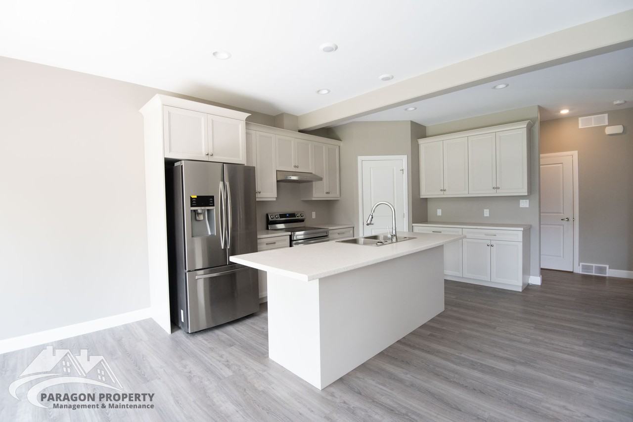 38 Llydican Ave - Photo 6 of 26