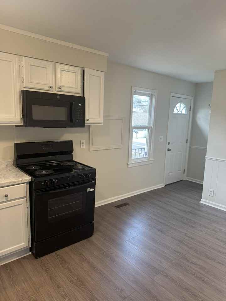 2909 Clifton Ave #1 - Photo 2 of 23