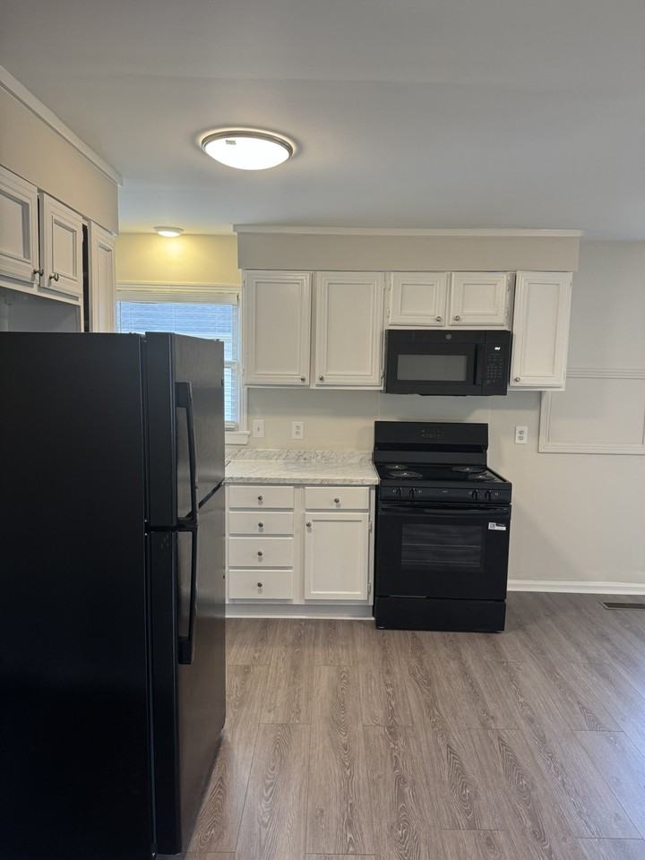 2909 Clifton Ave #1 - Photo 3 of 23