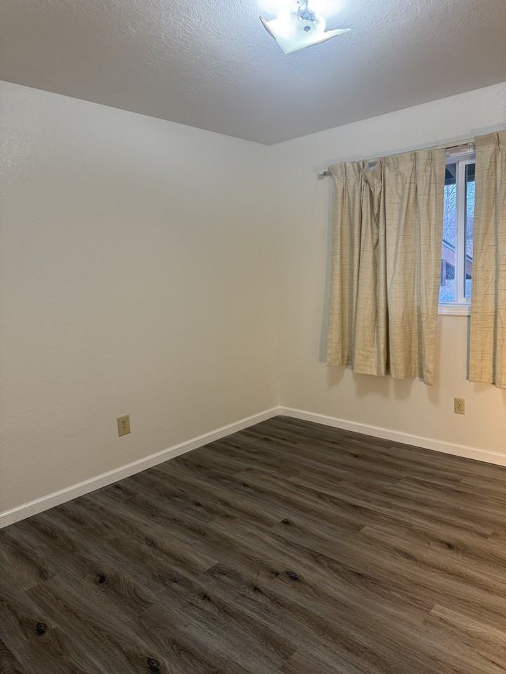 1600 W Nicola Ave #1 - Photo 5 of 13