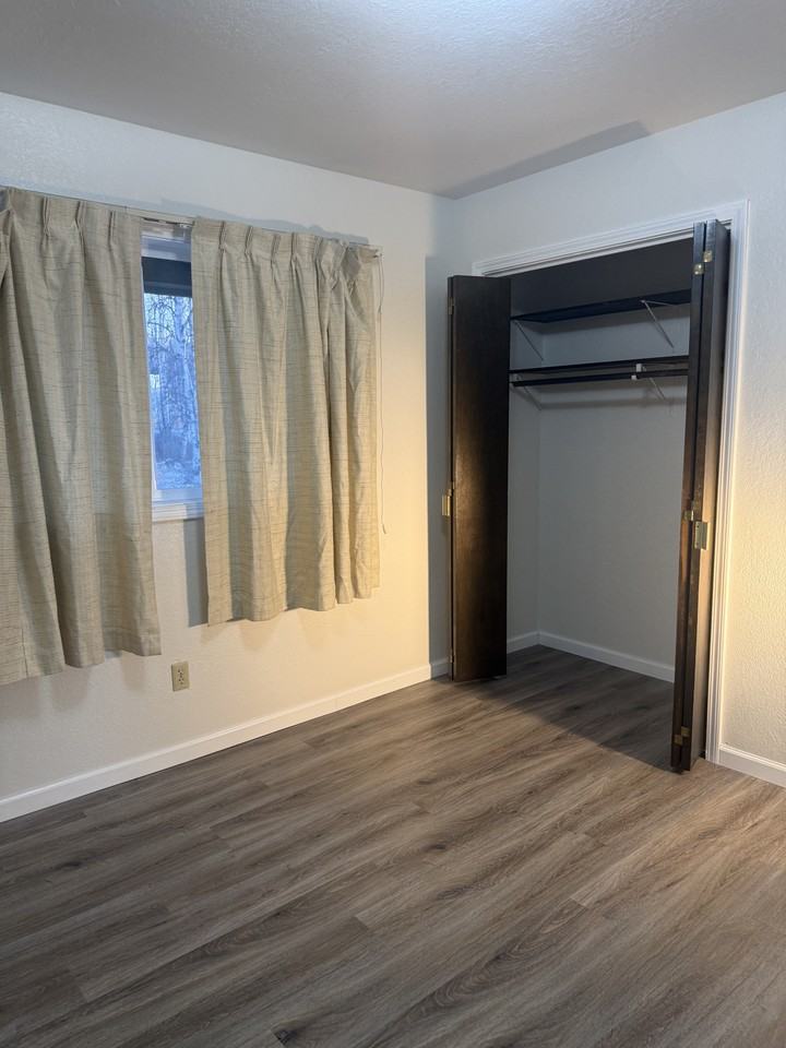 1600 W Nicola Ave #1 - Photo 6 of 13