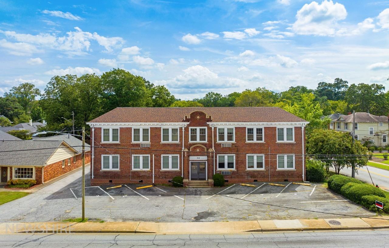 701 East Main Condos - Photo 5 of 41