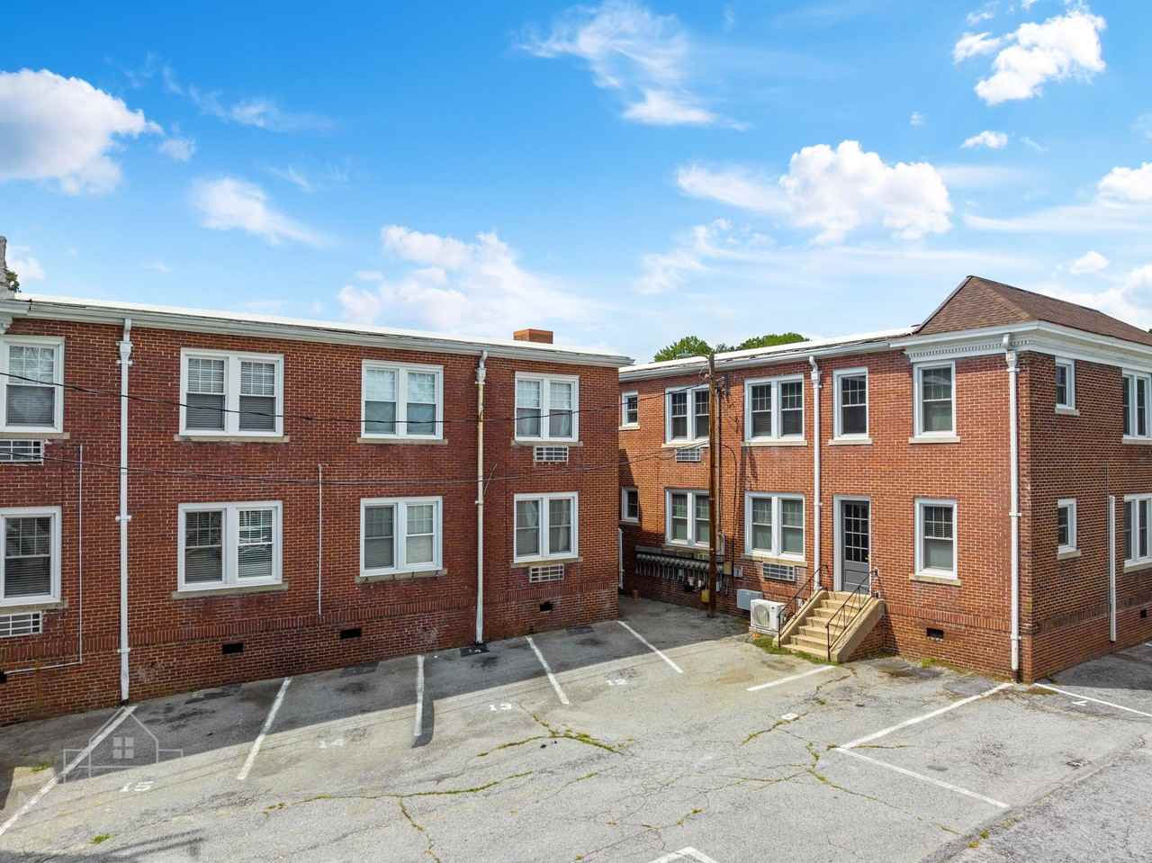 701 East Main Condos - Photo 6 of 41