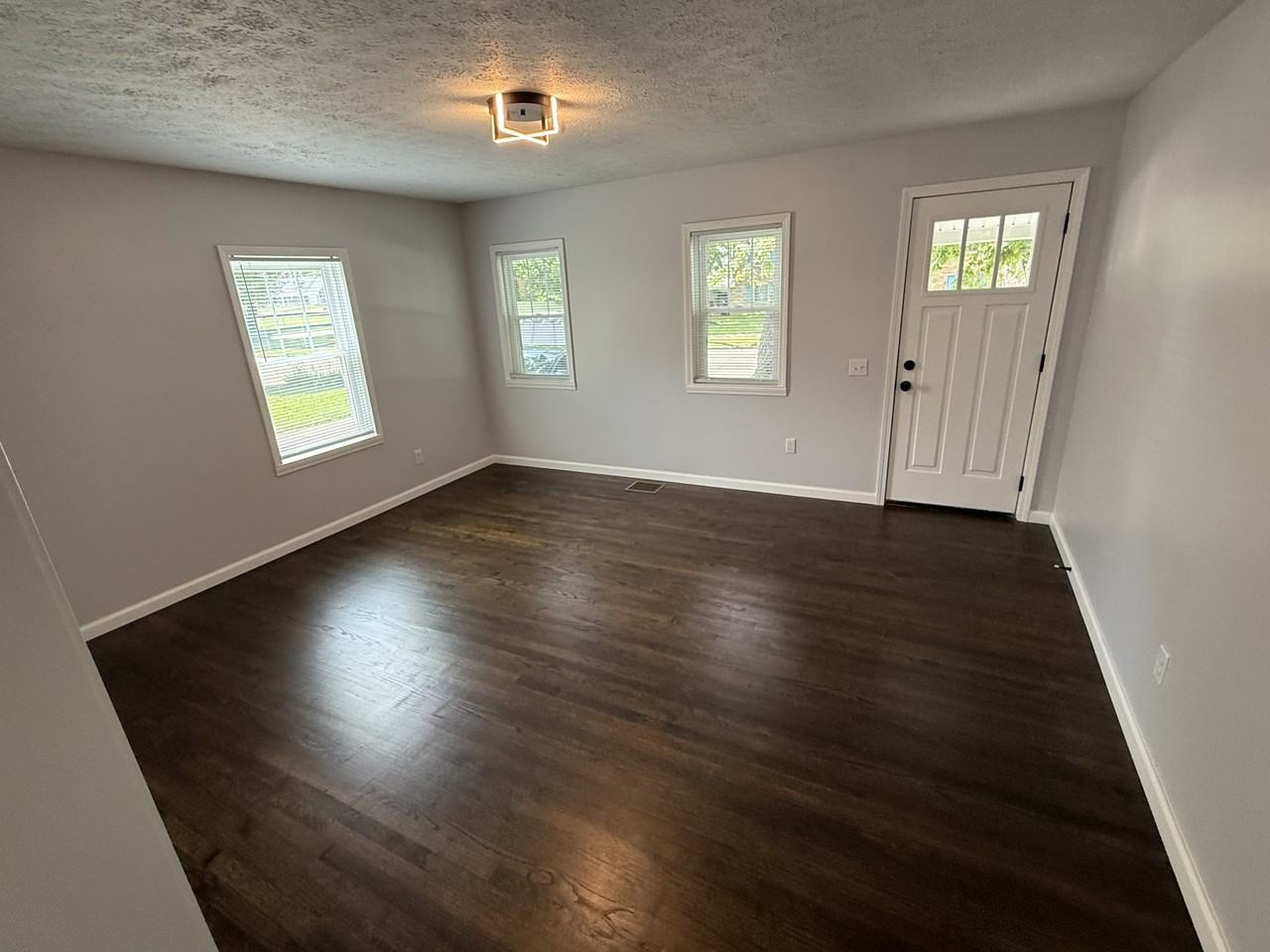 629 Short St #1 - Photo 4 of 11