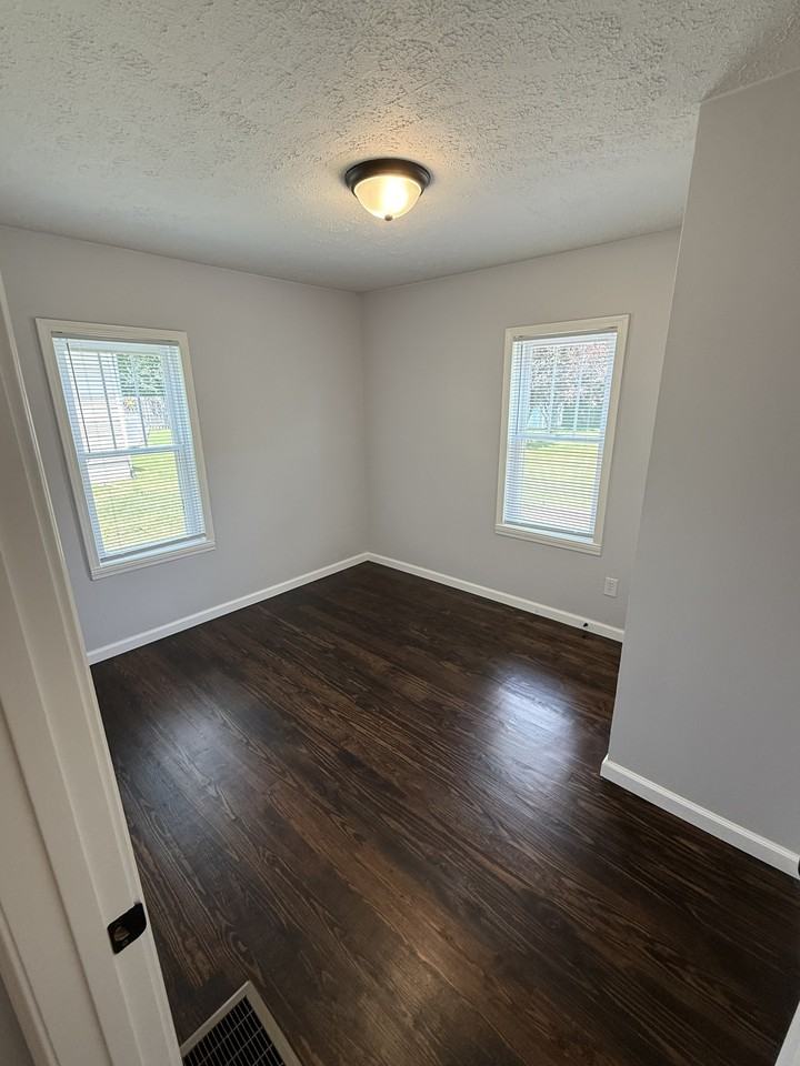 629 Short St #1 - Photo 7 of 11