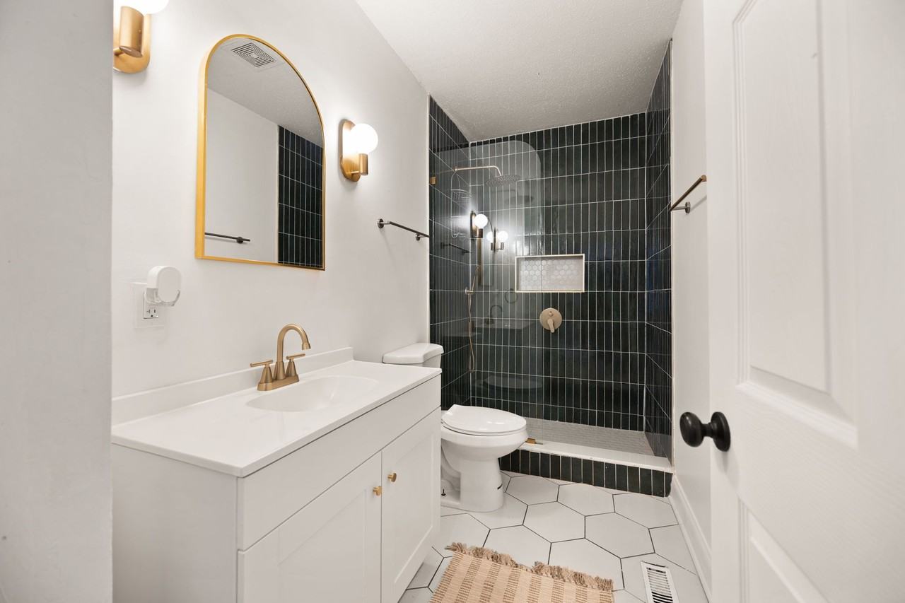 915 S Shelby St #1 - Photo 6 of 21