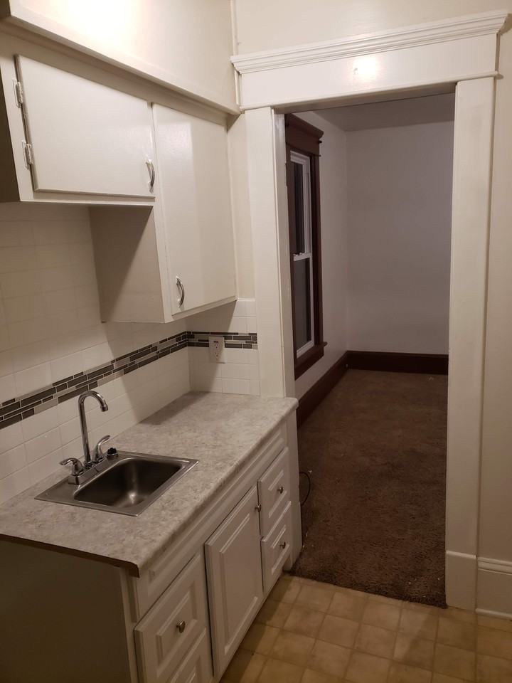 105 W Luther Pl #1-2 - Photo 3 of 10