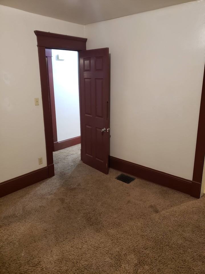 105 W Luther Pl #1-2 - Photo 7 of 10