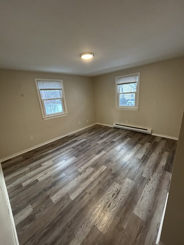 148 Charlton St #B - Photo 3 of 5