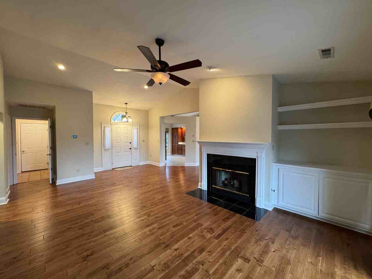 128 Bokoshe Cir #1 - Photo 4 of 44