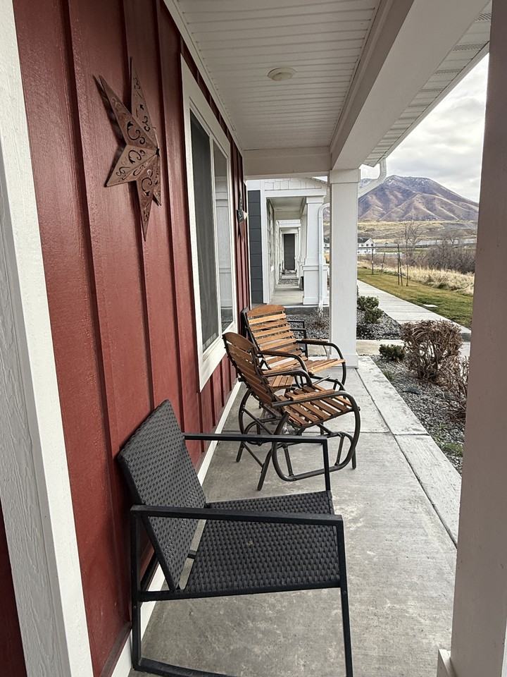 564 Hal St #1 - Photo 5 of 50