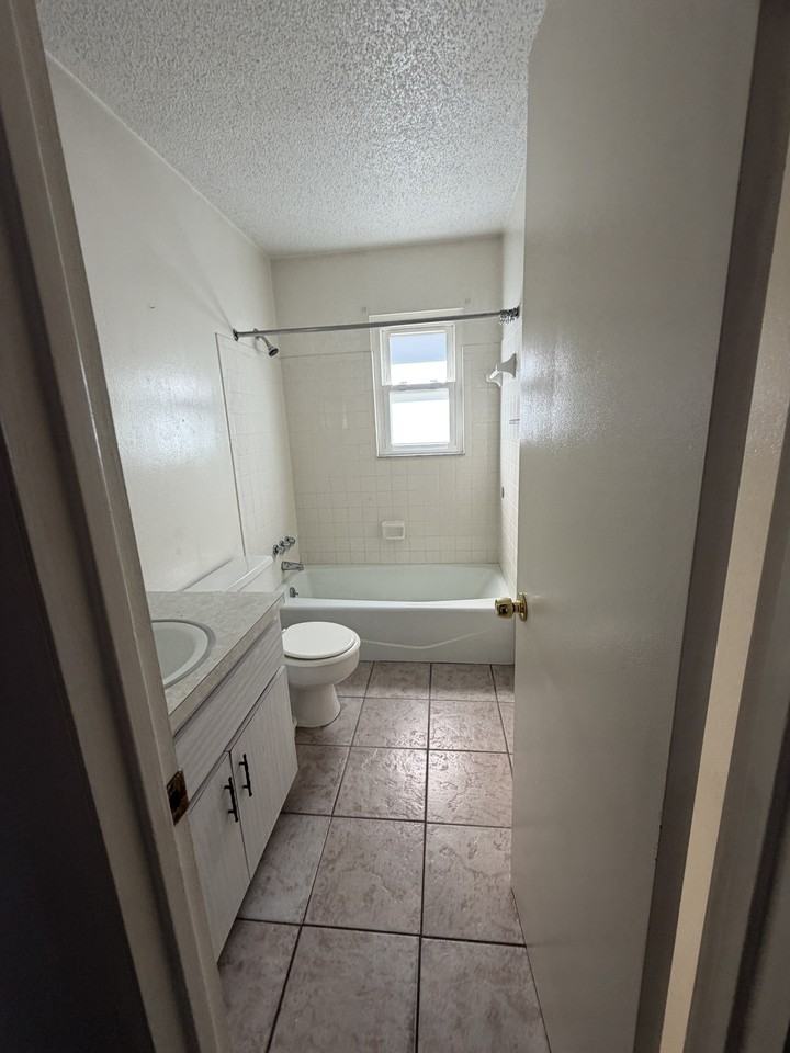 608 Bahia Cir #1 - Photo 7 of 20