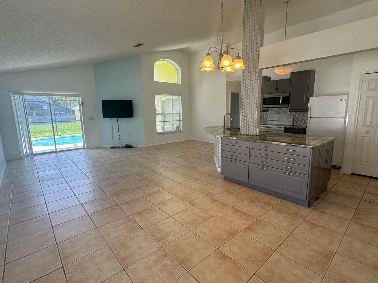 611 Casterton Cir #1 - Photo 4 of 35