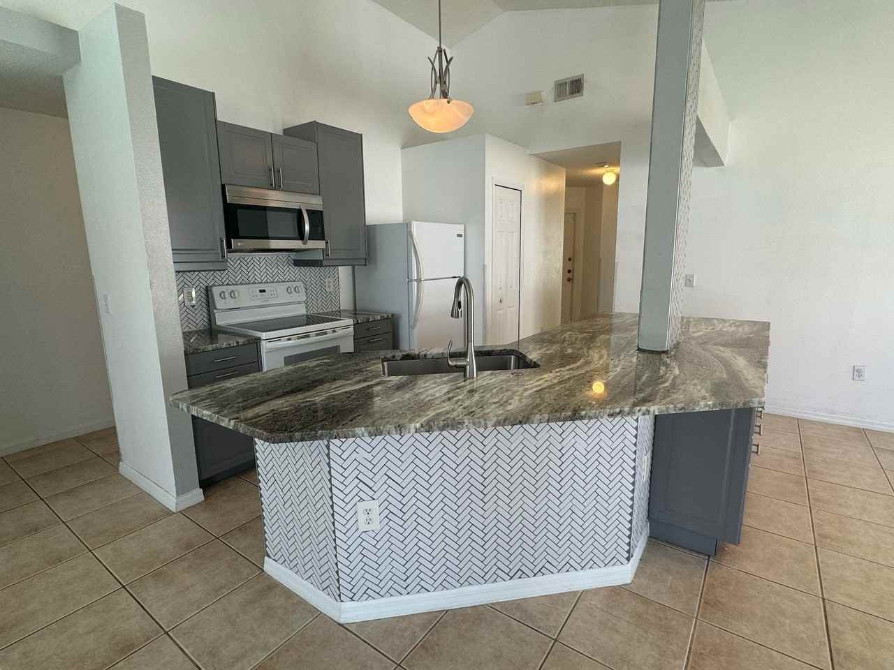 611 Casterton Cir #1 - Photo 5 of 35