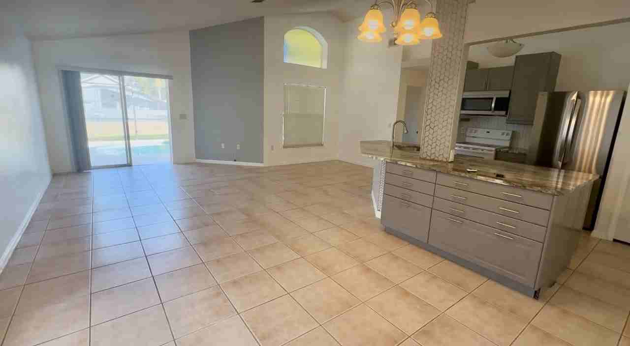 611 Casterton Cir #1 - Photo 7 of 35