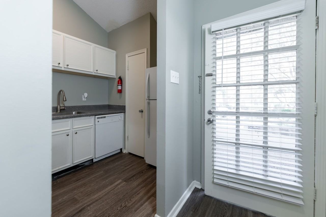 Best single story homes for rent in the Memphis, TN and Cordova, TN areas - Photo 7 of 25