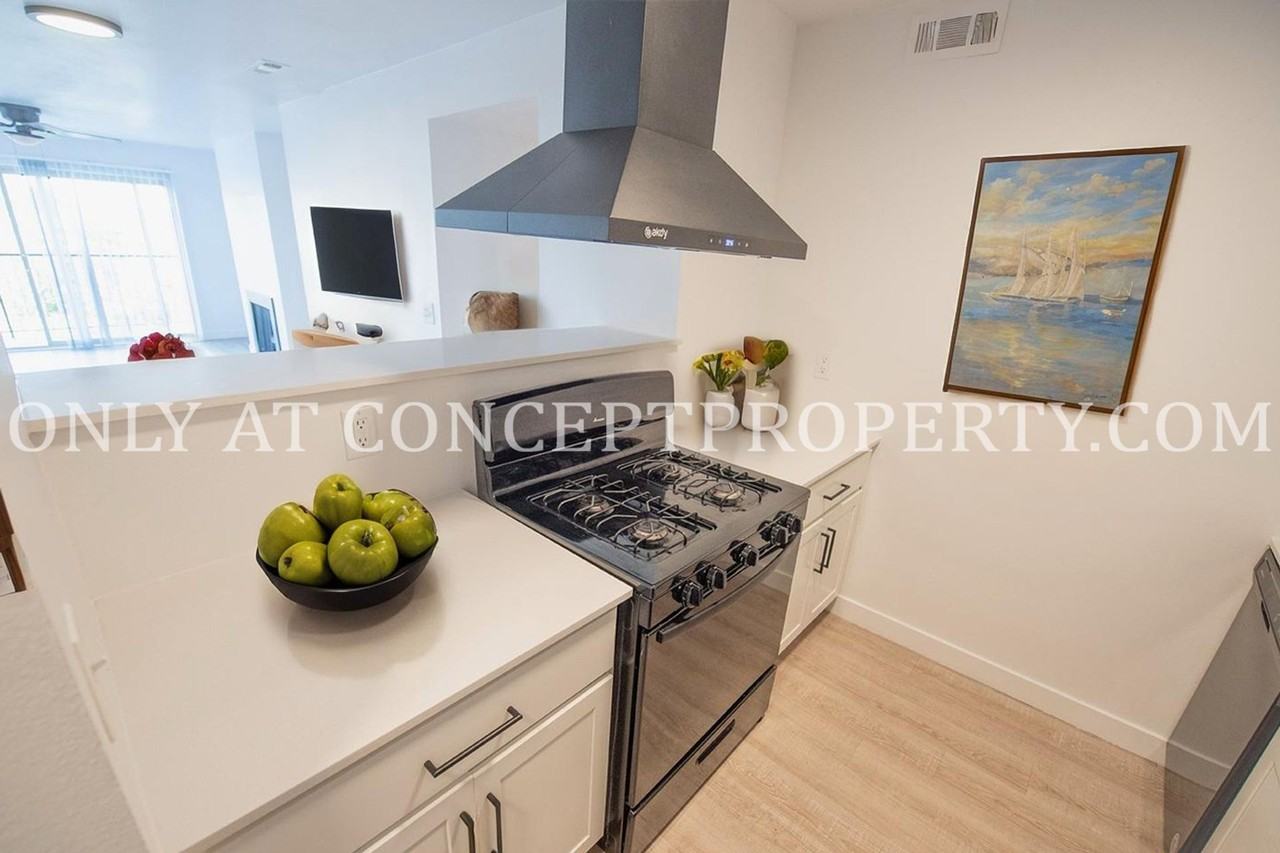 Join Avenue View, a Sophisticated Downtown Community! - Photo 2 of 50