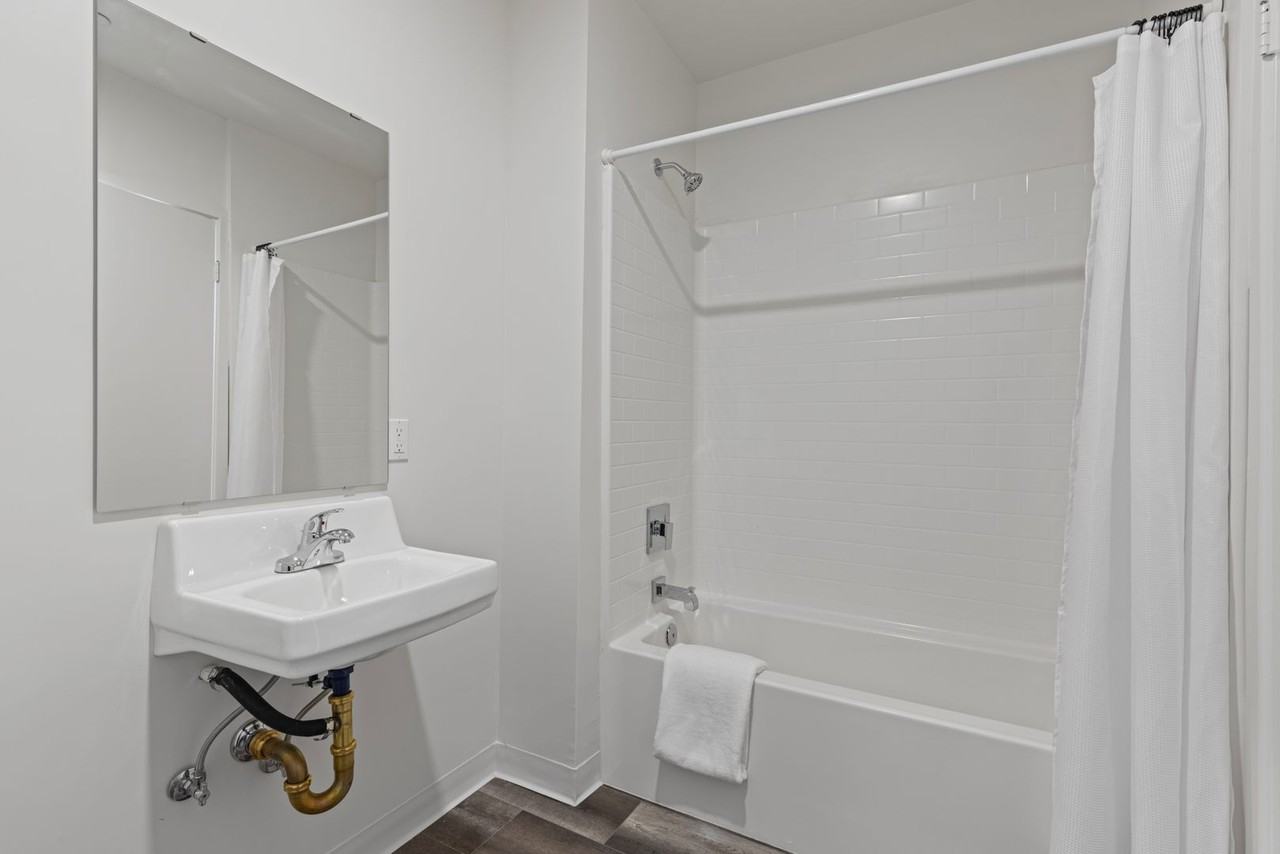 1010 E. 25th St - Photo 4 of 18