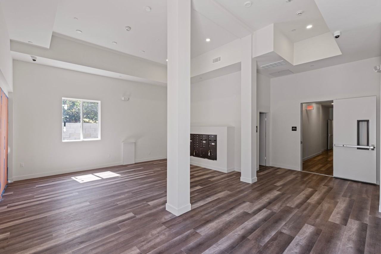 1010 E. 25th St - Photo 6 of 18