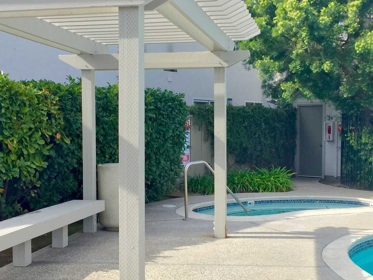 Village Square Townhouses - Photo 5 of 50