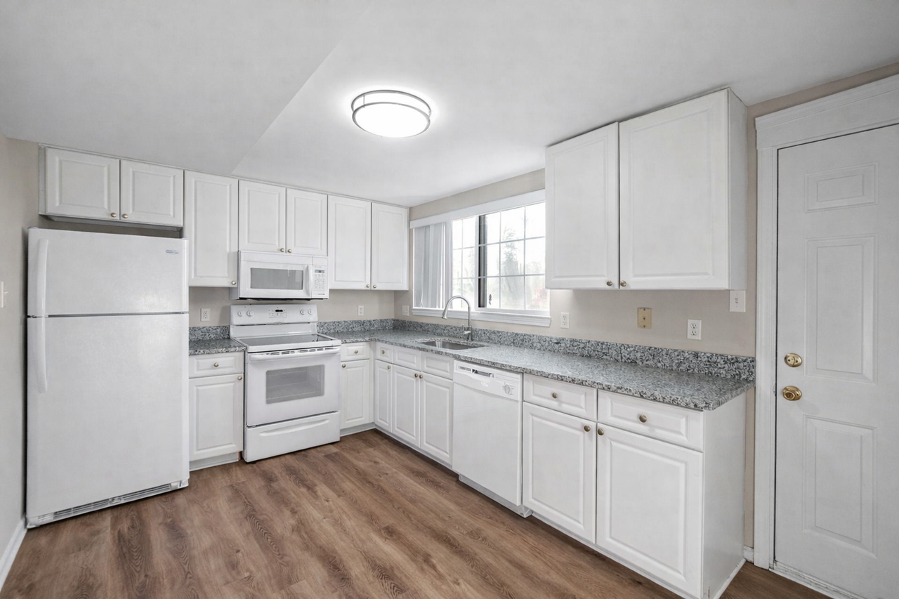 Donovan Townhomes - Photo 5 of 12