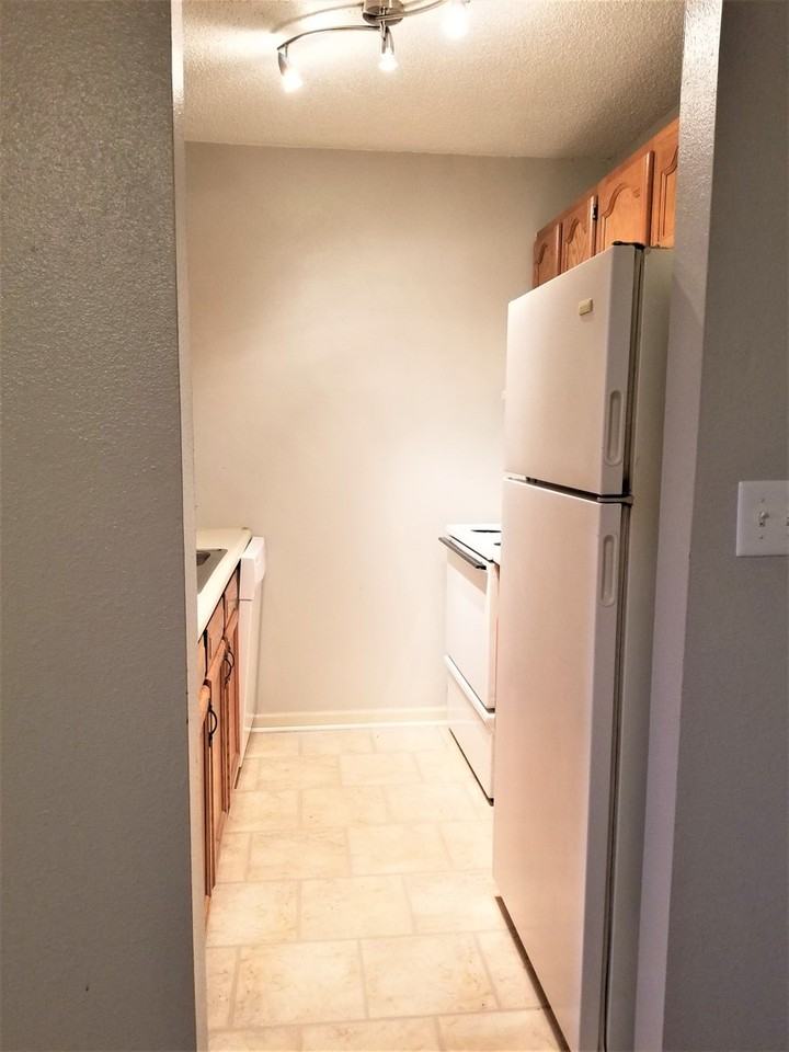 1542 Diuguid Dr Apt G - Photo 5 of 5