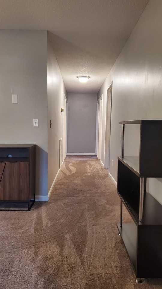 1542 Diuguid Dr Apt I - Photo 6 of 9