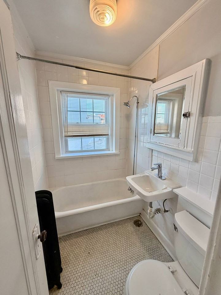 Brick House - Photo 7 of 16