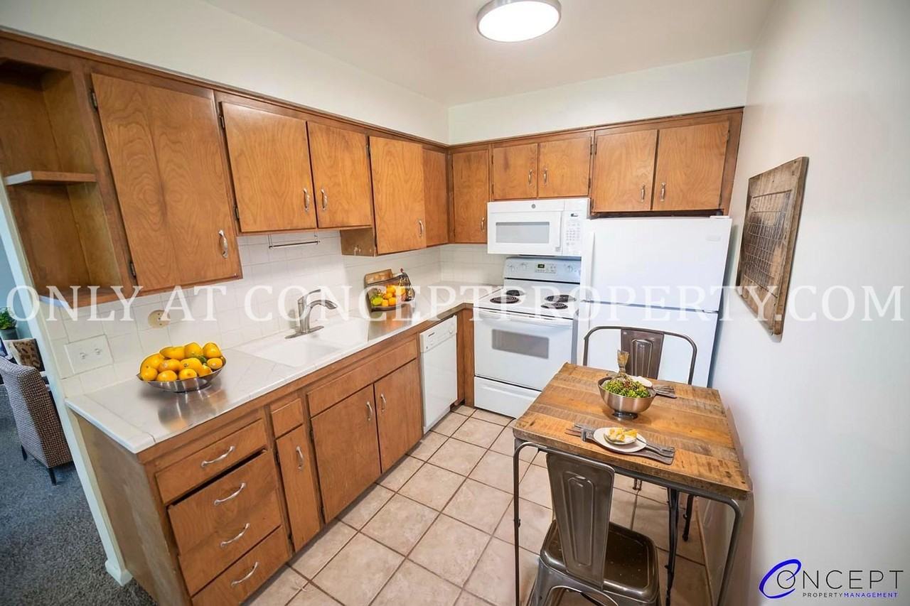 425 E. 3rd Ave - Photo 4 of 50