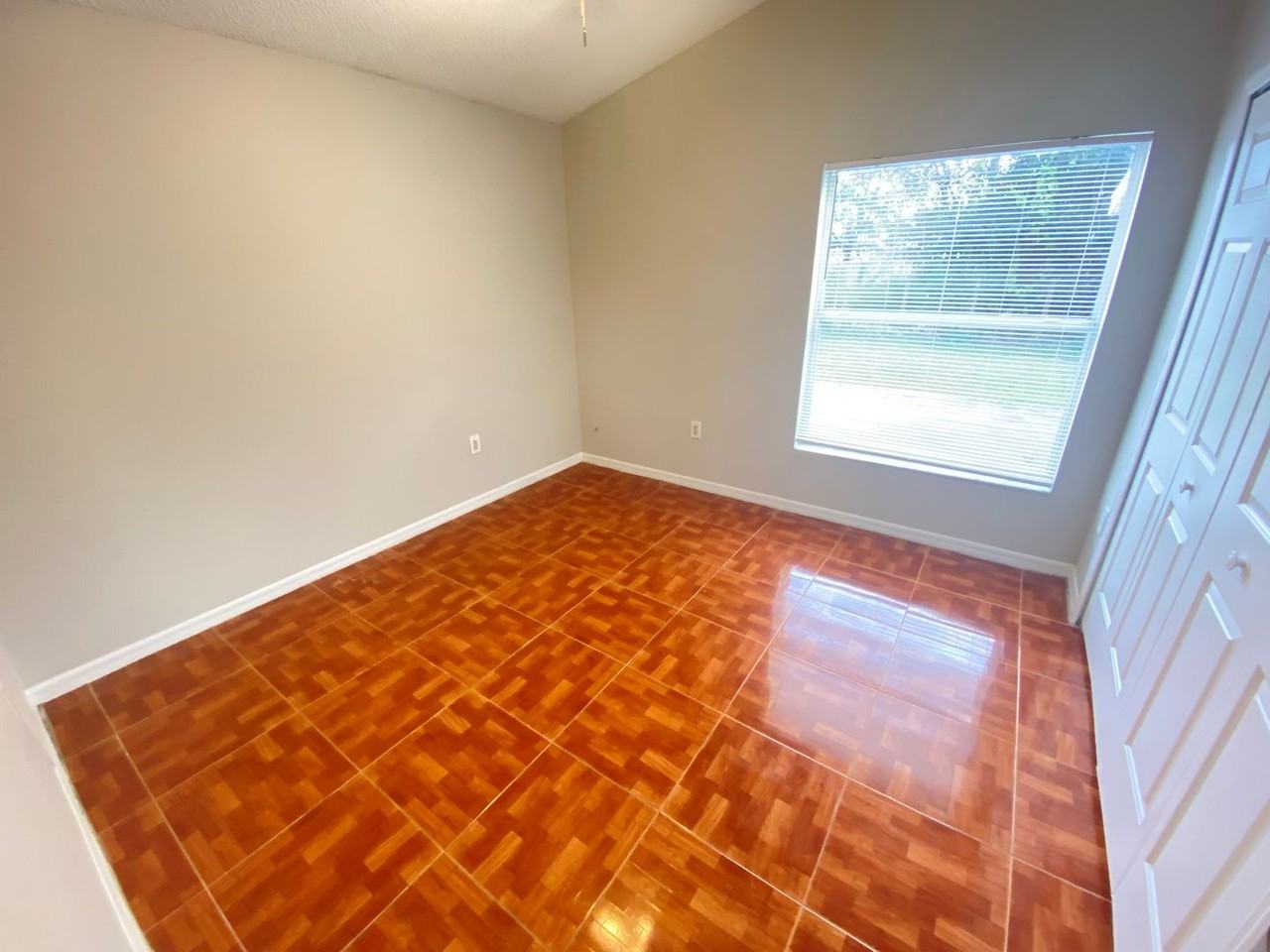 209 Cheshire Ct - Photo 7 of 25