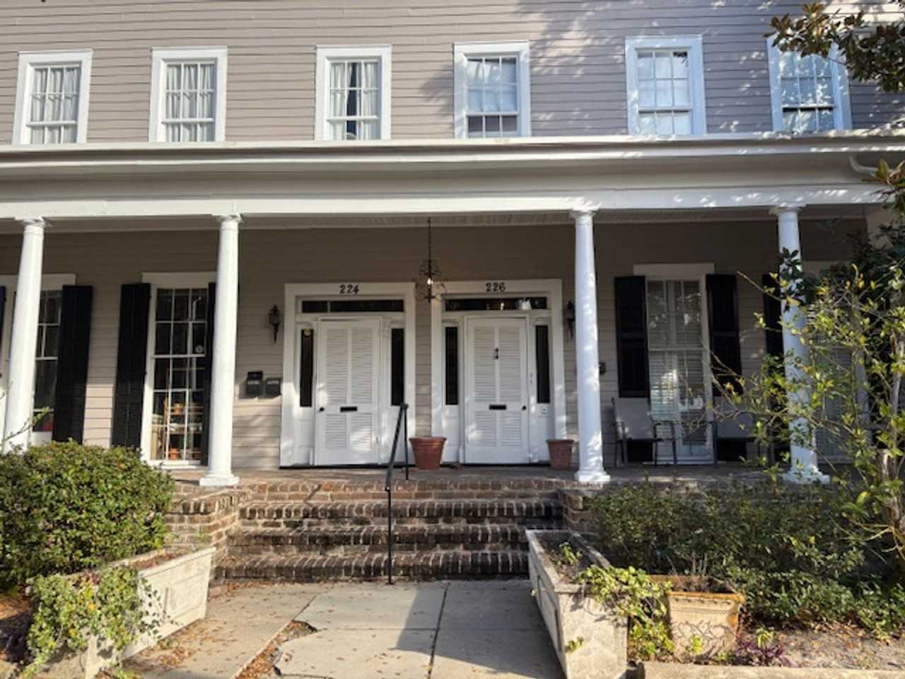 226 E Gwinnett St - Photo 3 of 13