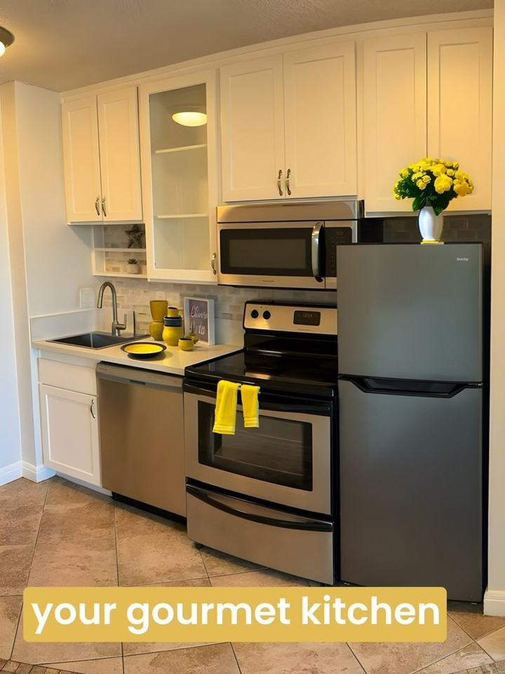 211 Crystal Cove Apts LLC - Photo 5 of 50