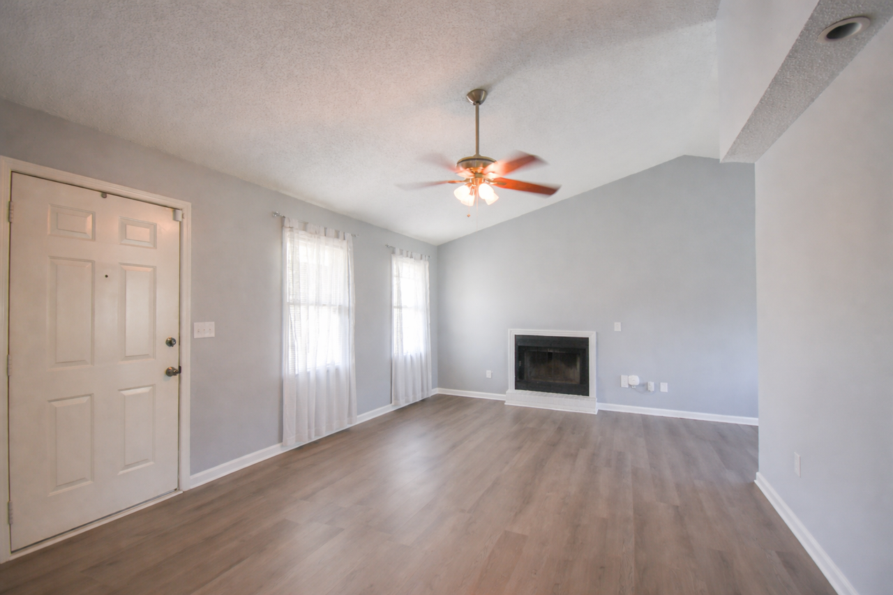 5598 Windy Knoll Pl - Photo 3 of 24