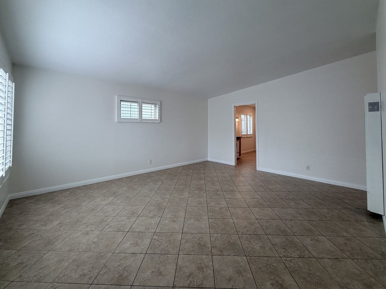 1065 Belfast Ln - Photo 3 of 25