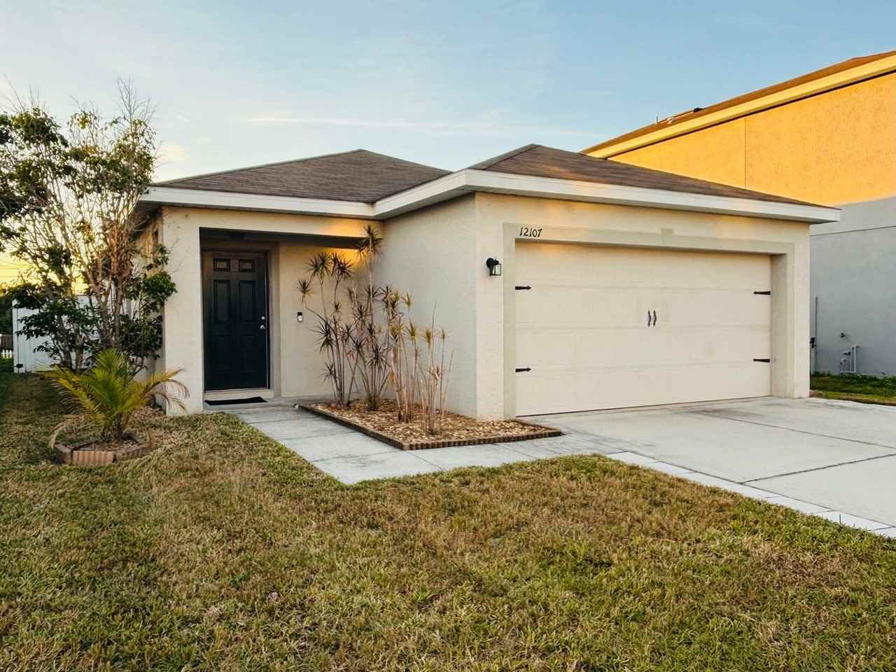 12107 Barnsley Reserve Pl - Photo 2 of 26