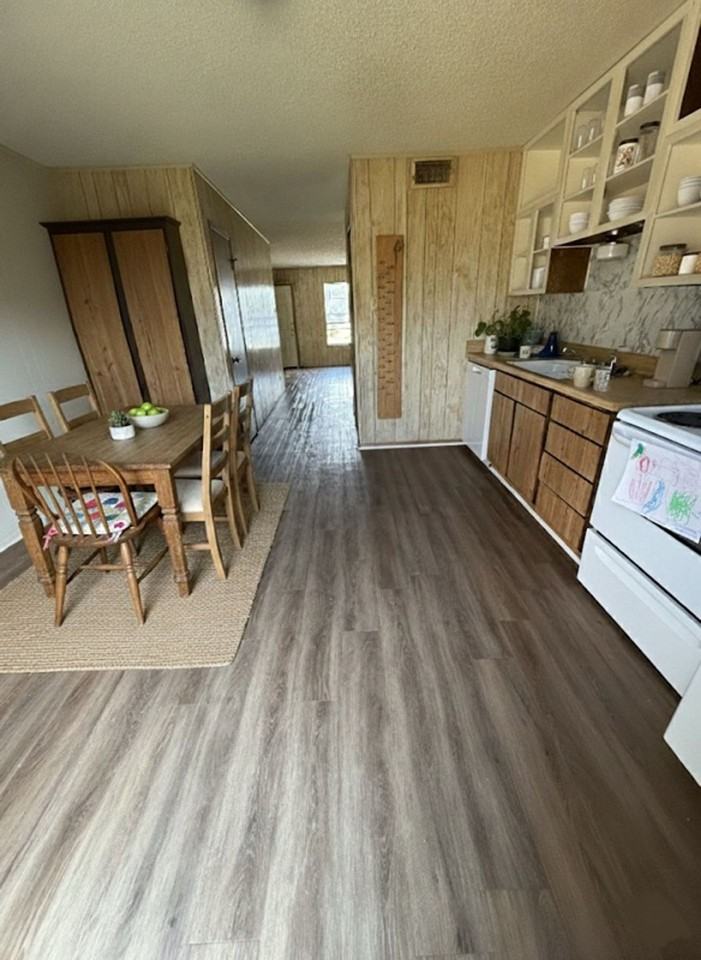 MOVE IN SPECIAL! Contact for details - Photo 3 of 14