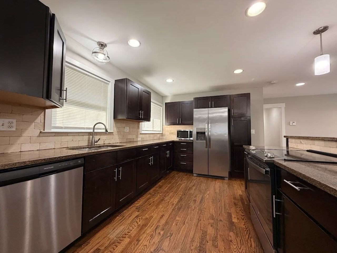 2000 Bencal Dr Se - Photo 2 of 9