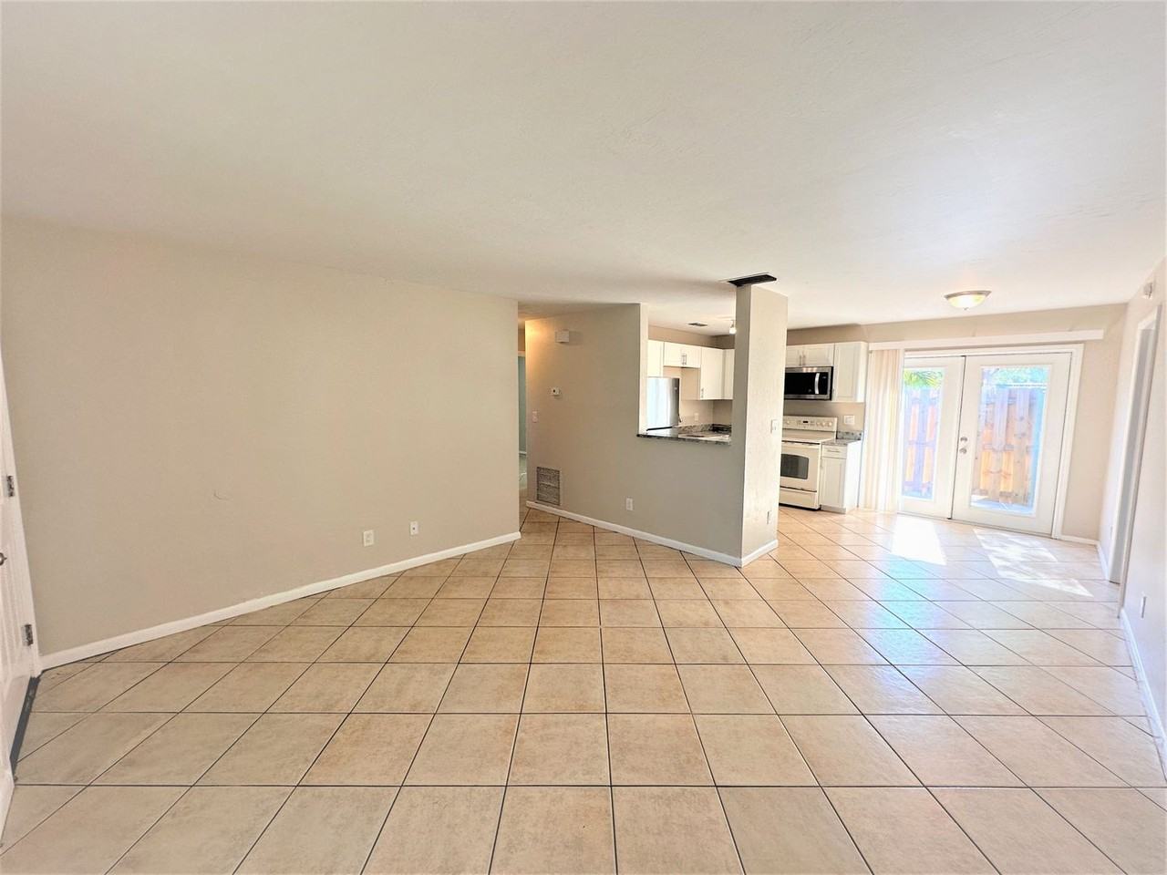 PIKUS (Avalon Apartments) - Photo 2 of 26